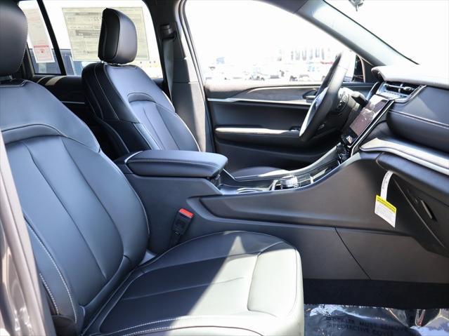 new 2025 Jeep Grand Cherokee car, priced at $46,690
