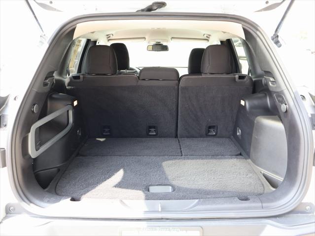 used 2015 Jeep Cherokee car, priced at $13,290