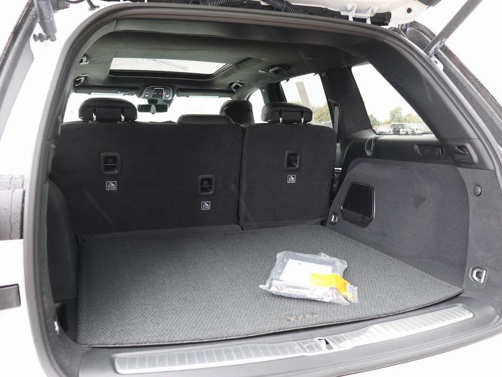 new 2025 Jeep Grand Cherokee car, priced at $62,702