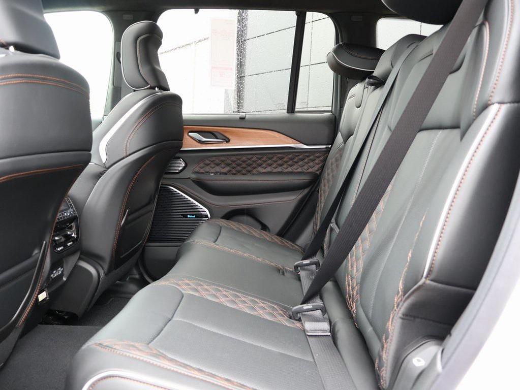 new 2025 Jeep Grand Cherokee car, priced at $62,702