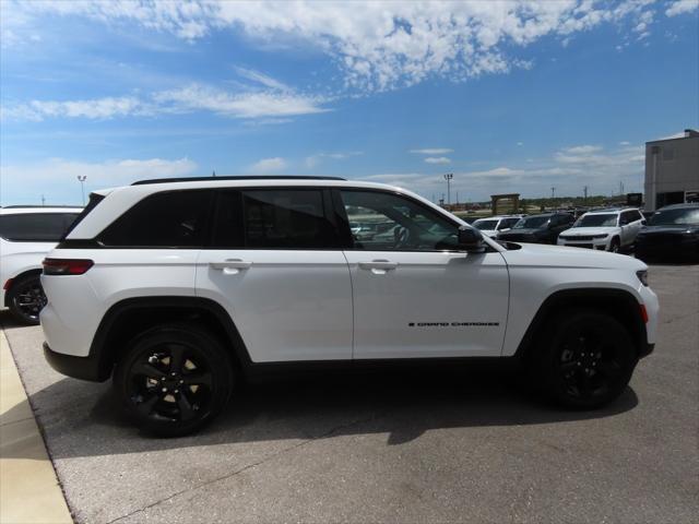 new 2024 Jeep Grand Cherokee car, priced at $45,200