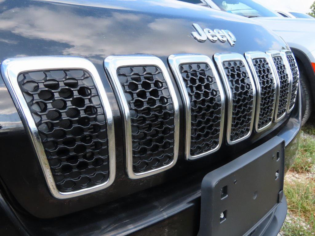 used 2019 Jeep Cherokee car, priced at $15,679