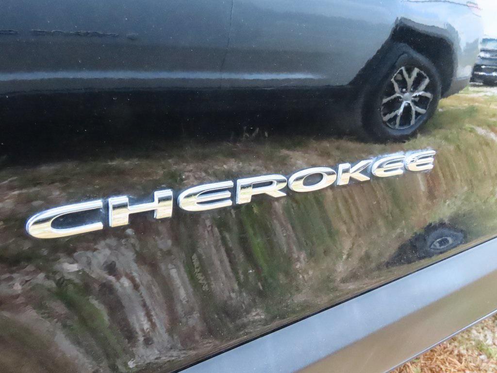 used 2019 Jeep Cherokee car, priced at $15,679