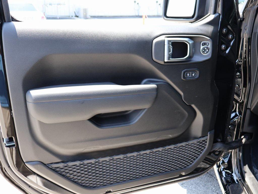 new 2025 Jeep Gladiator car, priced at $41,985