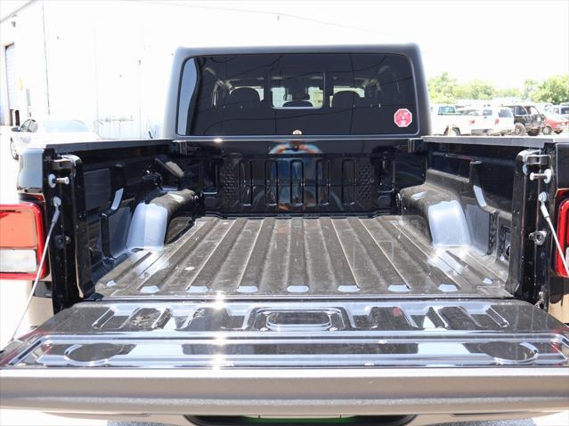 new 2025 Jeep Gladiator car, priced at $43,400
