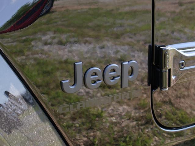 new 2025 Jeep Gladiator car, priced at $44,950