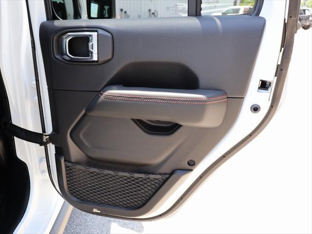 new 2025 Jeep Gladiator car, priced at $60,925