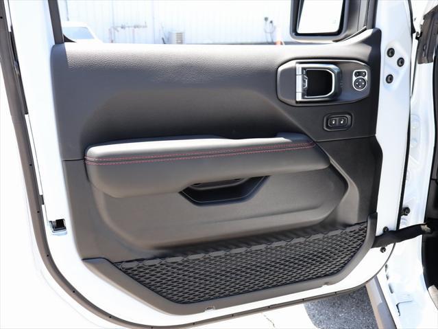 new 2025 Jeep Gladiator car, priced at $60,925