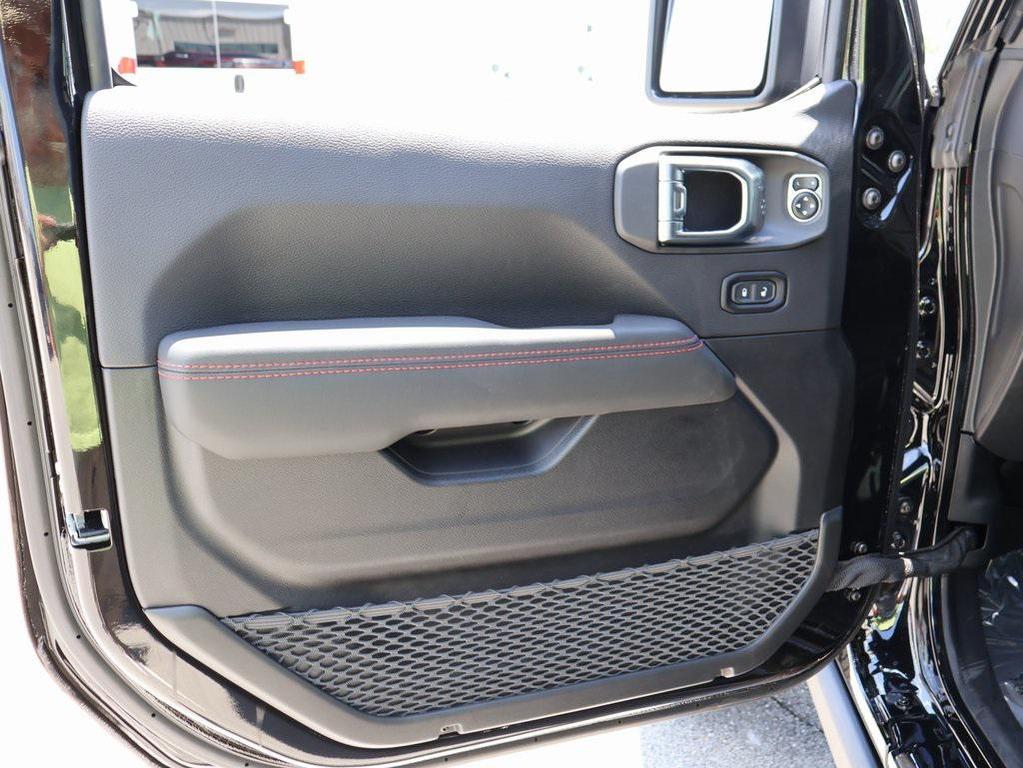 new 2025 Jeep Gladiator car, priced at $48,563