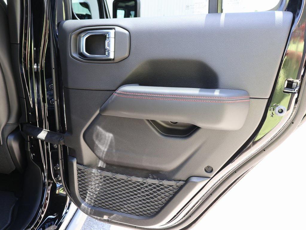 new 2025 Jeep Gladiator car, priced at $48,563