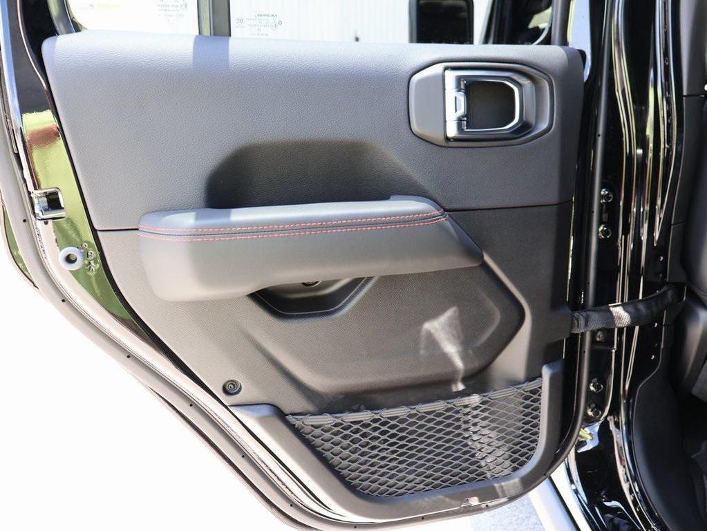 new 2025 Jeep Gladiator car, priced at $48,563