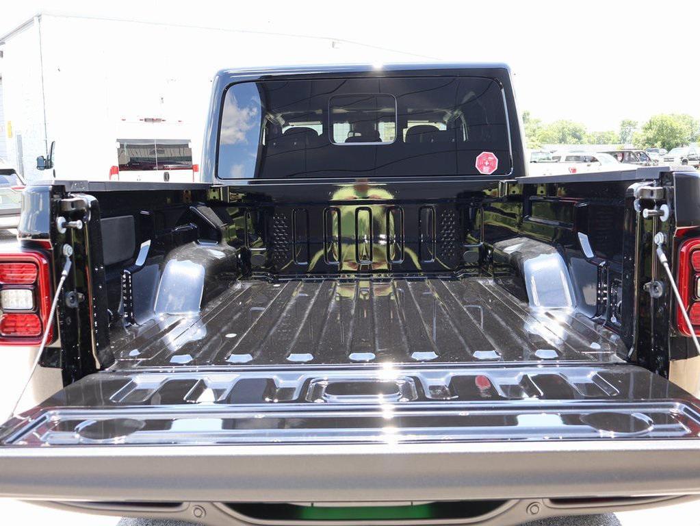 new 2025 Jeep Gladiator car, priced at $48,563