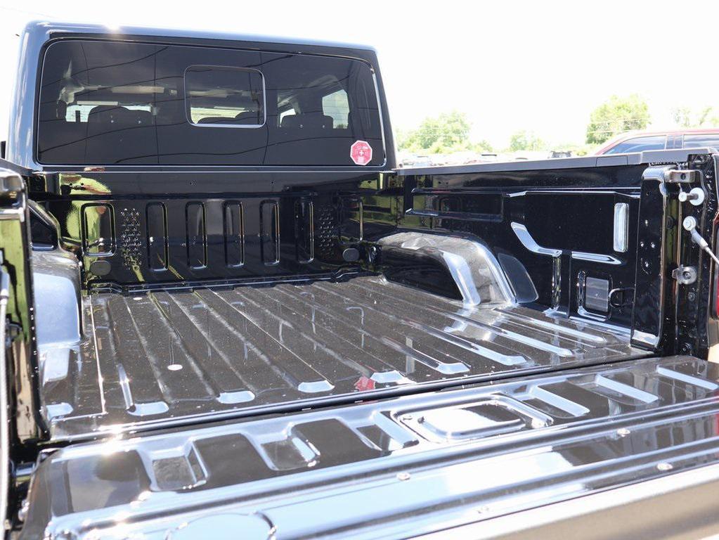 new 2025 Jeep Gladiator car, priced at $48,563