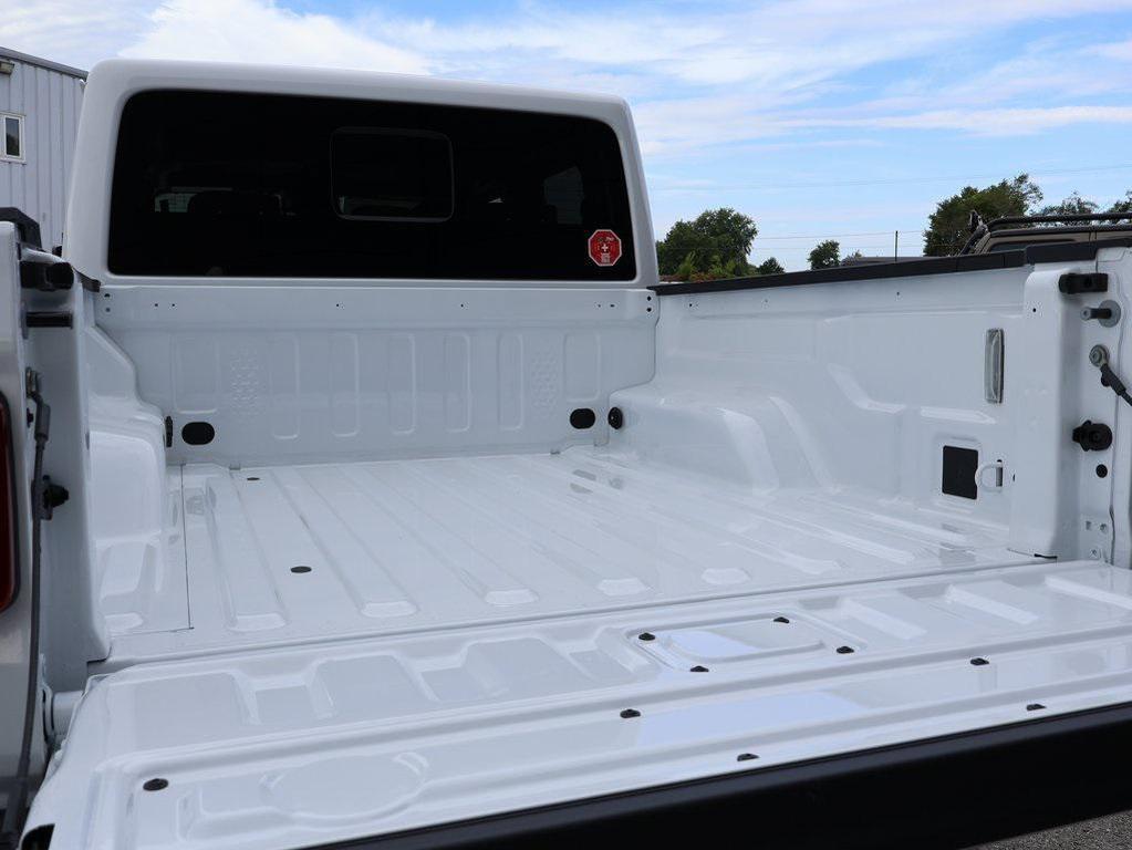 new 2025 Jeep Gladiator car, priced at $53,546