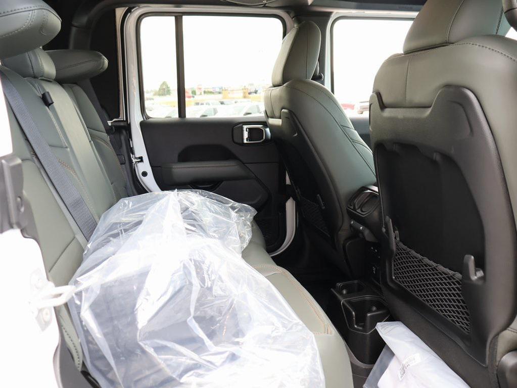 new 2025 Jeep Gladiator car, priced at $53,546