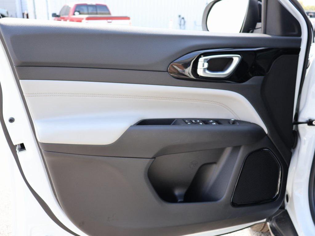 new 2025 Jeep Compass car, priced at $26,644