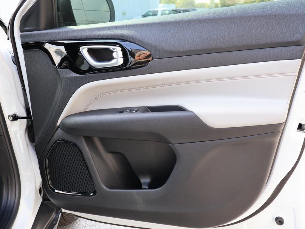 new 2025 Jeep Compass car, priced at $26,644