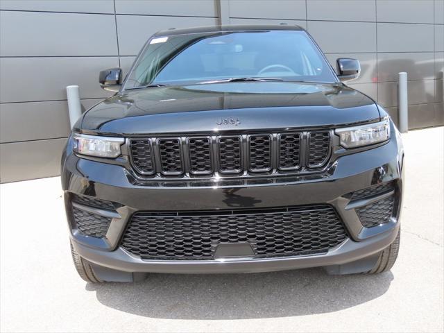 new 2024 Jeep Grand Cherokee car, priced at $45,873