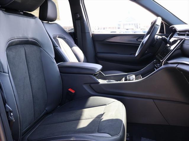 new 2025 Jeep Grand Cherokee L car, priced at $42,010