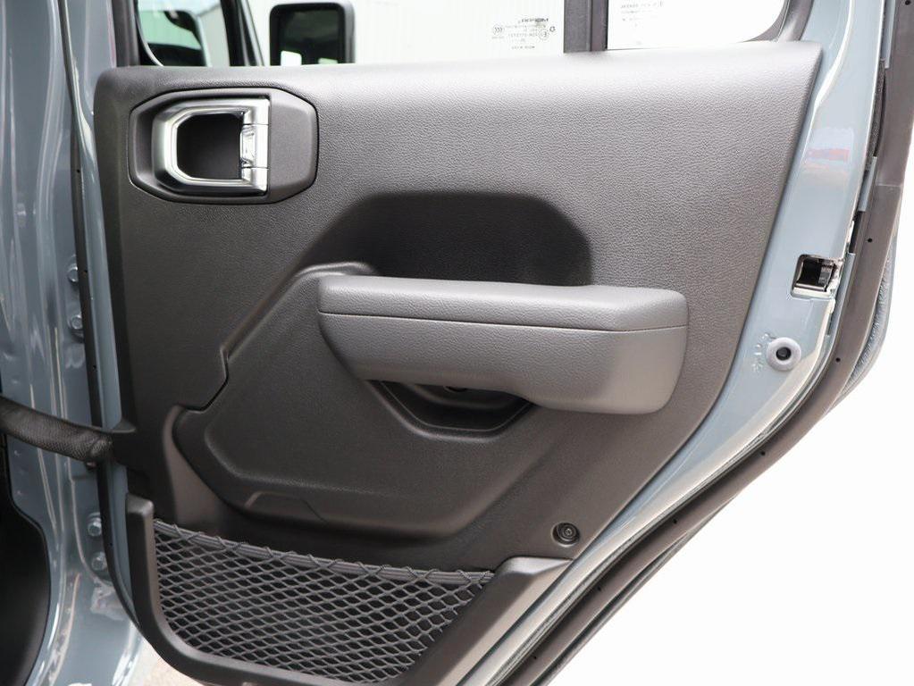 new 2025 Jeep Wrangler car, priced at $46,920