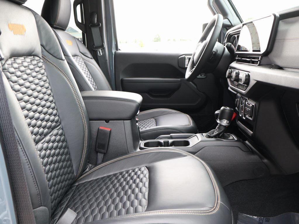 new 2025 Jeep Wrangler car, priced at $46,920