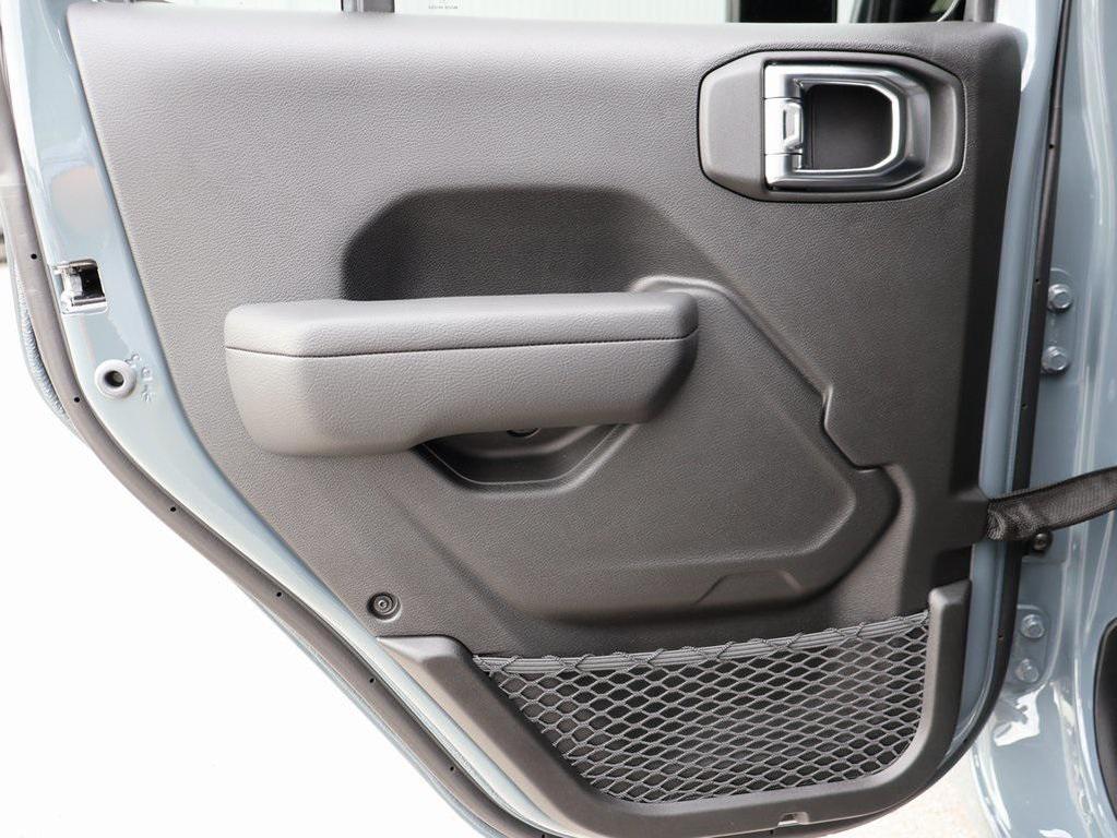 new 2025 Jeep Wrangler car, priced at $46,920