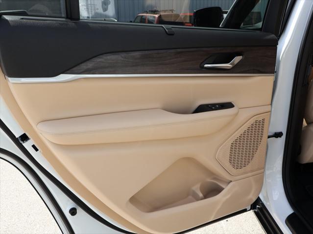 new 2025 Jeep Grand Cherokee L car, priced at $48,388