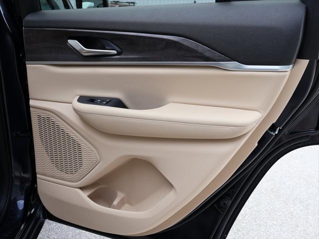 used 2024 Jeep Grand Cherokee car, priced at $39,499