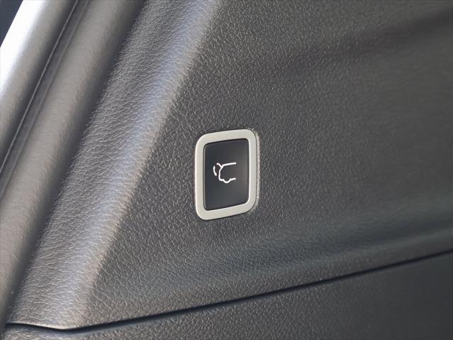 new 2025 Chrysler Pacifica Hybrid car, priced at $51,776