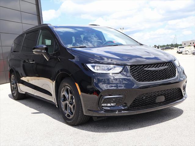 new 2025 Chrysler Pacifica Hybrid car, priced at $51,776