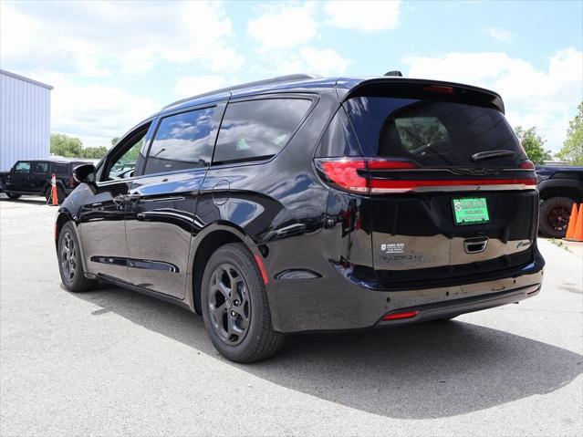 new 2025 Chrysler Pacifica Hybrid car, priced at $51,776
