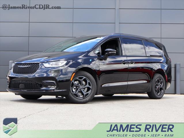 new 2025 Chrysler Pacifica Hybrid car, priced at $51,976