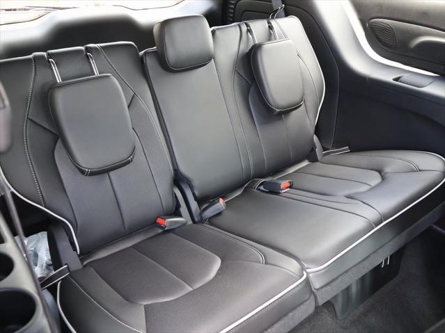 new 2025 Chrysler Pacifica Hybrid car, priced at $51,776