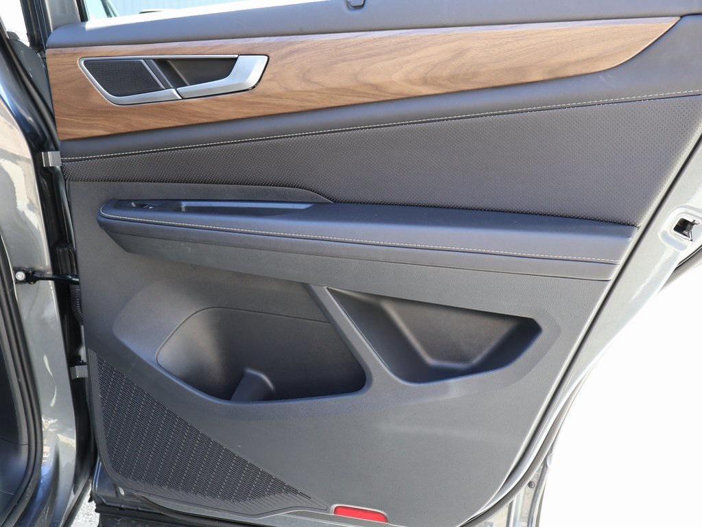used 2025 Volkswagen Atlas car, priced at $32,599