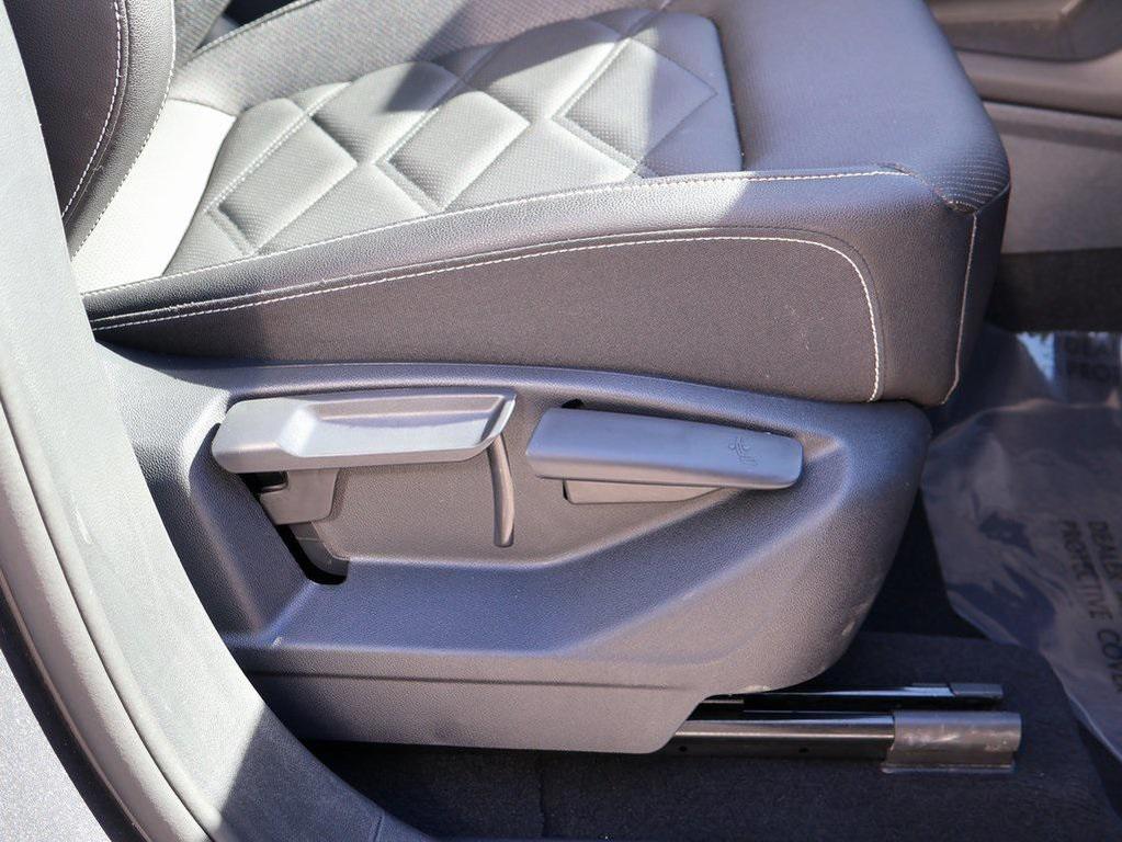 used 2025 Volkswagen Atlas car, priced at $32,599