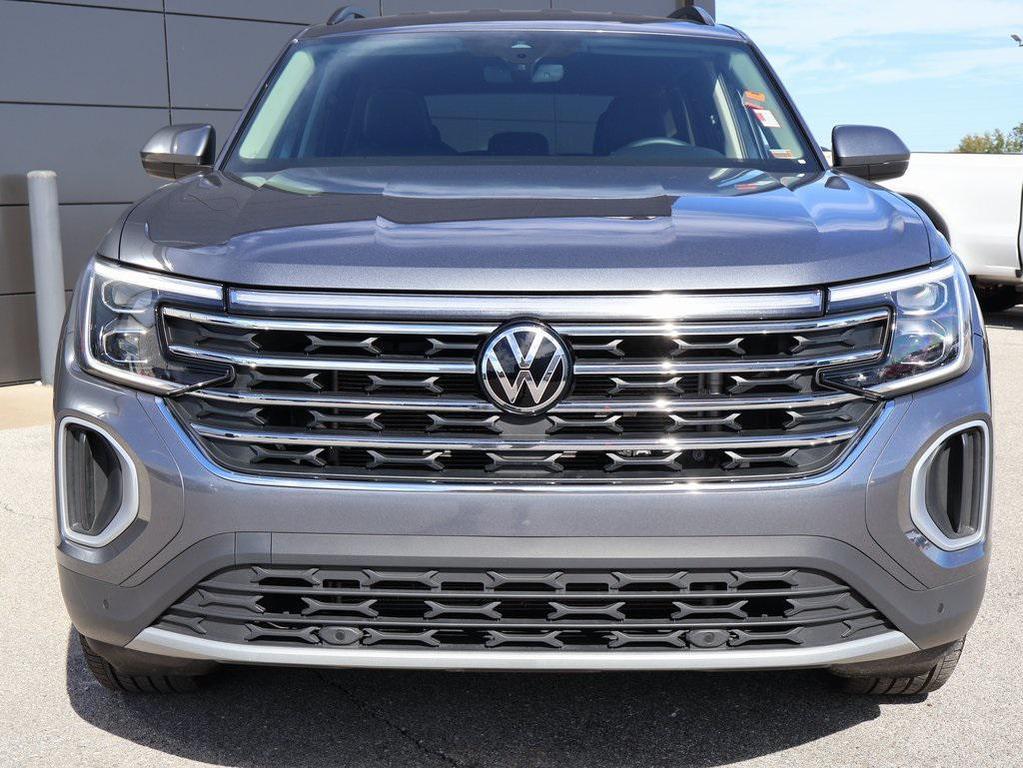 used 2025 Volkswagen Atlas car, priced at $32,599