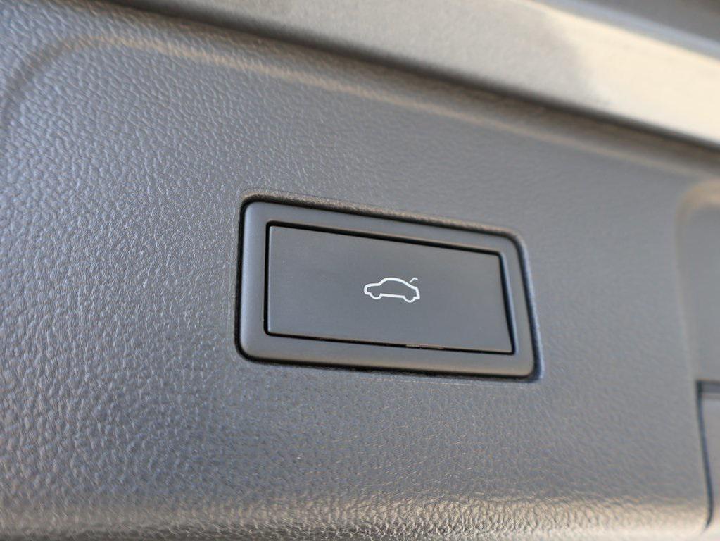 used 2025 Volkswagen Atlas car, priced at $32,599