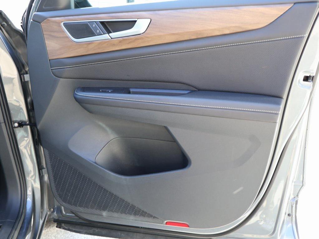 used 2025 Volkswagen Atlas car, priced at $32,599