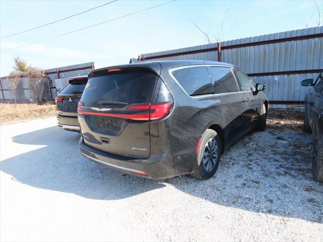 used 2022 Chrysler Pacifica Hybrid car, priced at $22,765