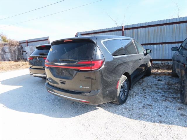 used 2022 Chrysler Pacifica Hybrid car, priced at $22,765