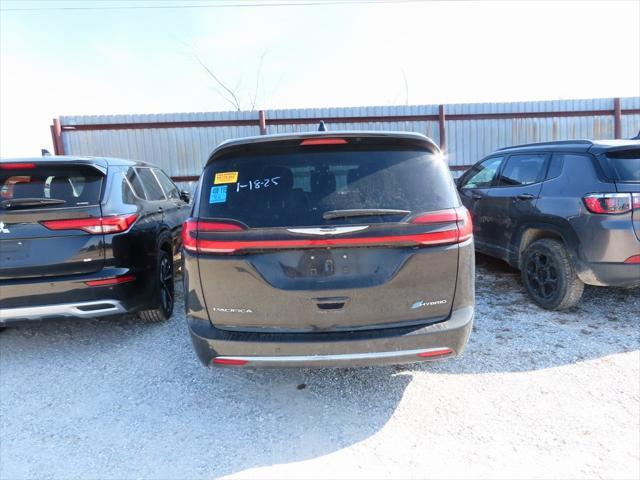 used 2022 Chrysler Pacifica Hybrid car, priced at $22,765