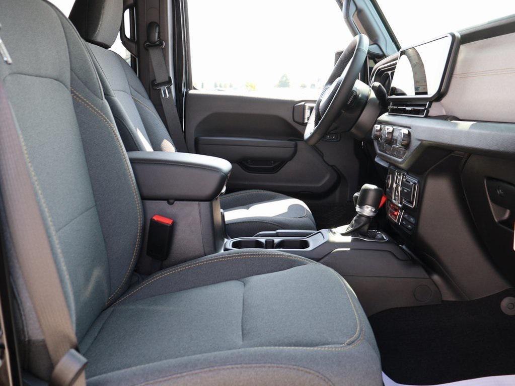 new 2025 Jeep Gladiator car, priced at $47,583