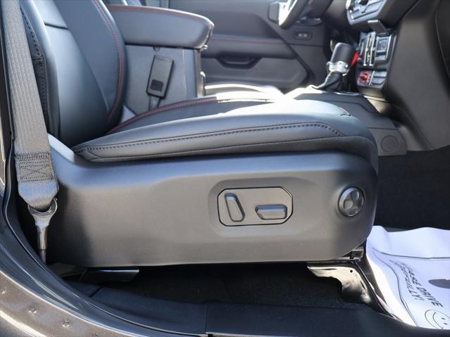 new 2025 Jeep Gladiator car, priced at $52,506