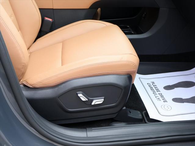 used 2025 Hyundai Santa Fe car, priced at $40,999