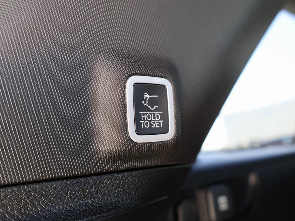 new 2025 Jeep Grand Cherokee car, priced at $41,390