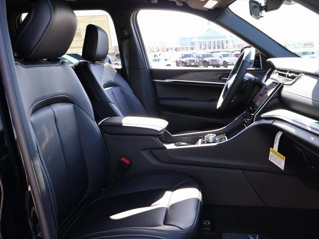 new 2025 Jeep Grand Cherokee car, priced at $45,530