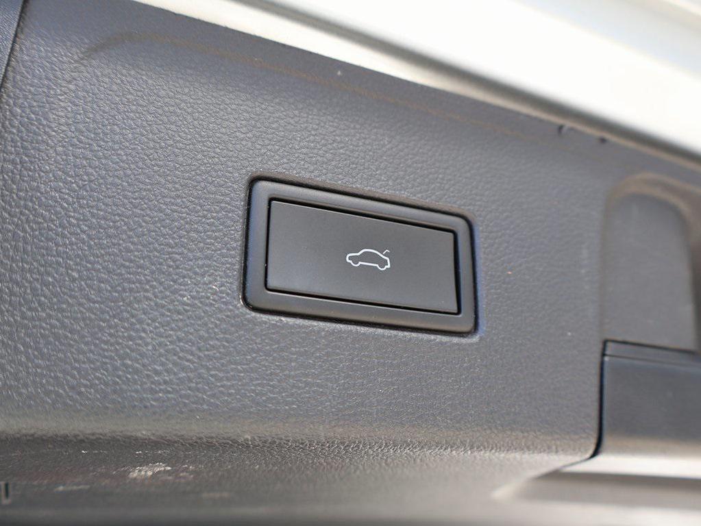 used 2019 Volkswagen Atlas car, priced at $20,299