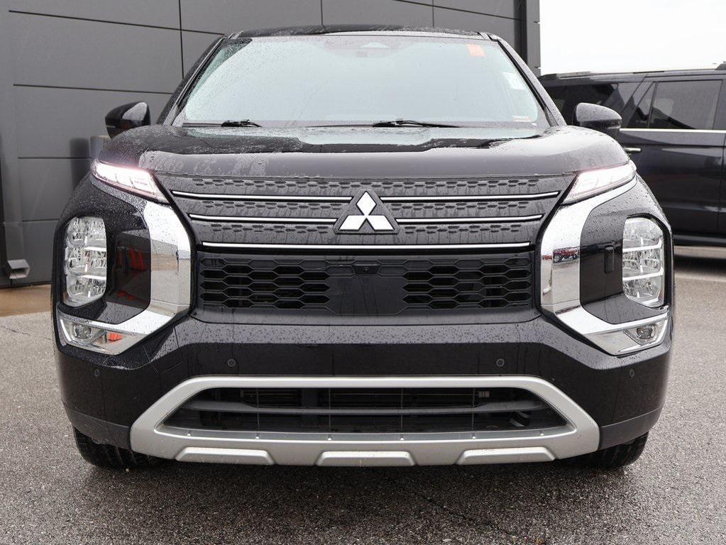 used 2024 Mitsubishi Outlander car, priced at $23,899