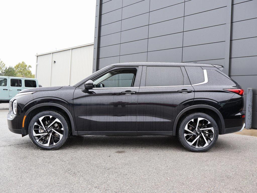 used 2024 Mitsubishi Outlander car, priced at $23,899
