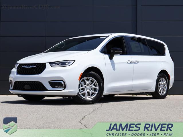 new 2025 Chrysler Pacifica car, priced at $39,252